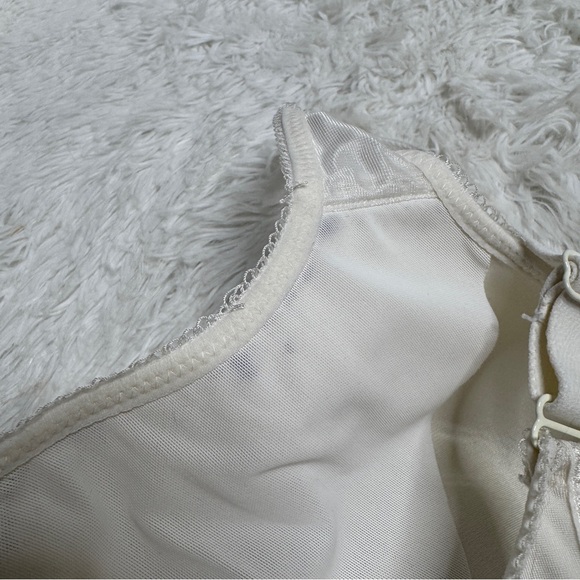 WACOAL / white basic beauty underwire t-shirt bra 853192 / 40D - Picture 3 of 6